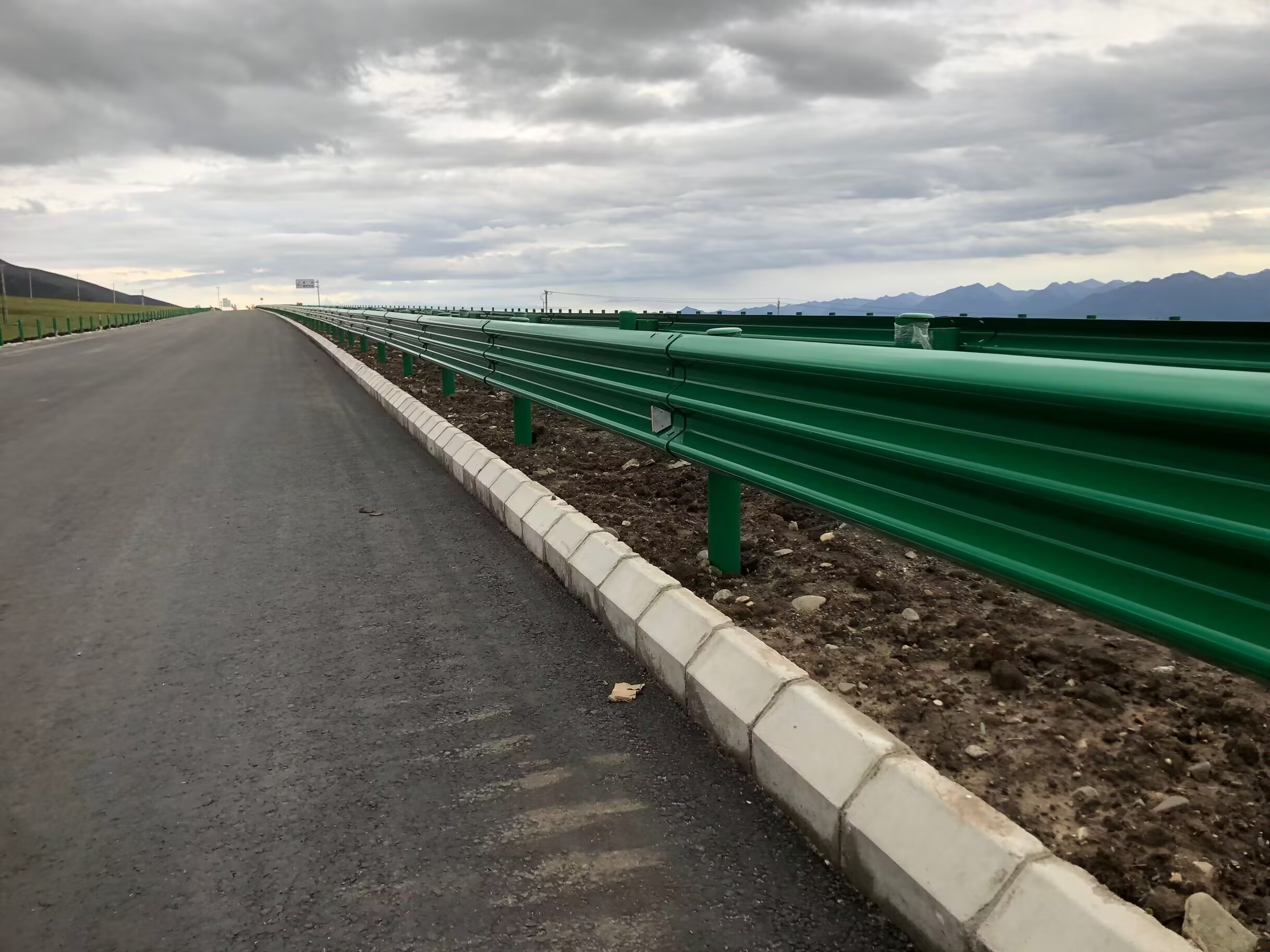 德昌县乡村公路波形护栏波形护栏板 - 推荐